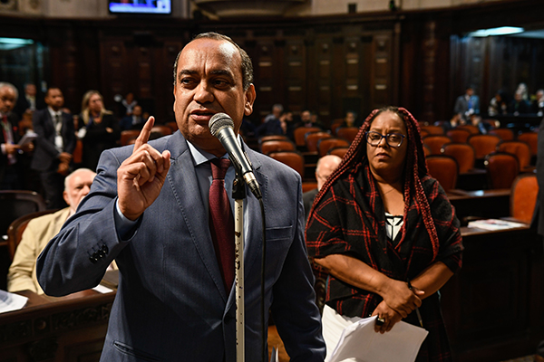 Max Lemos denuncia Rogério Lisboa como.docx maxlemos OctacilioBarbosa 10 10 19 4608