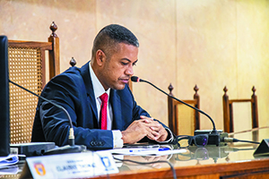 Celso do Alba recebe a imprensa e fala dos 100 dias à frente do legislativo