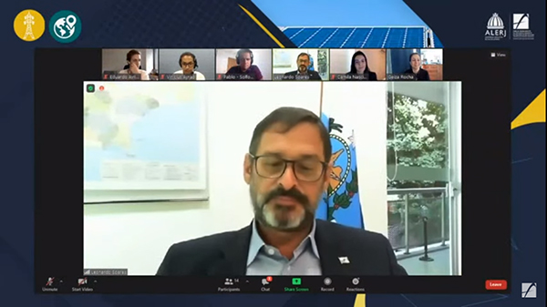 Placas de energia solar podem gerar economia de mais de R$ 2mil por ano para consumidores