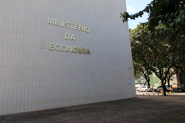 Imposto de renda de empresas será reduzido para 10% a partir de 2023