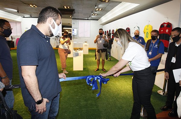 RioSolidario expõe objetos de atletas destinados a leilão virtual