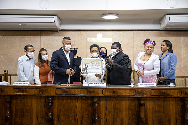 Primeira desembargadora negra do estado é homenageada pela Câmara de Duque de Caxias