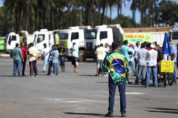 Foto: Banco de Imagens Bolsonaro pede liberação de rodovias aos caminhoneiros