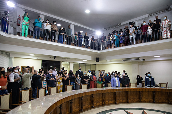 Vereador Carlinhos da Barreira homenageia cidadãos e cidadãs do Segundo Distrito