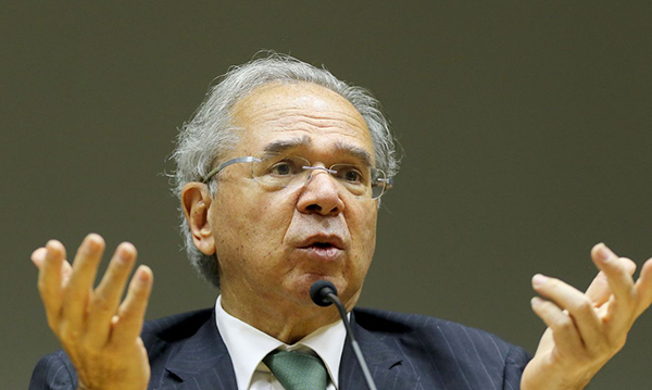 “Não apostem contra a economia brasileira”, pede ministro