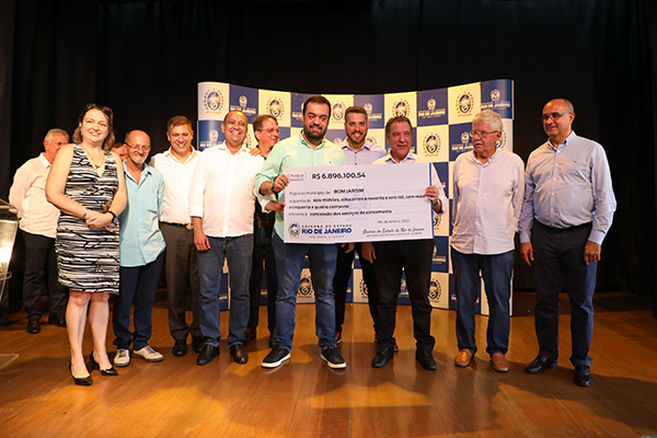 Cláudio Castro realiza diversas entregas à população da Região Serrana