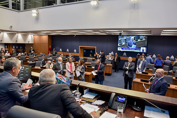 Projeto complementa regras para isenção da taxa de segunda via de documentos