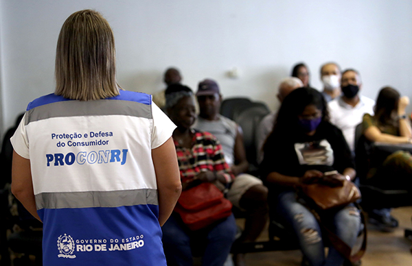 Consumidores aproveitam ação do Procon-RJ para negociar desconto e zerar dívidas