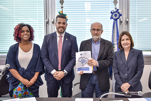 Foto: Banco de Imagens Alerj pode ser primeira casa legislativa do país a aprovar lei de iniciativa popular