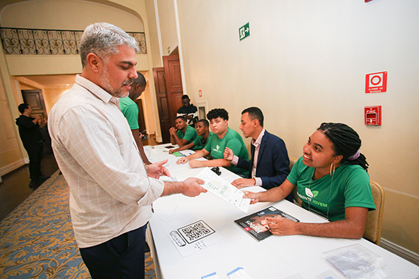 Estudantes do programa Ambiente Jovem participam da  Cúpula do Clima da América Latina