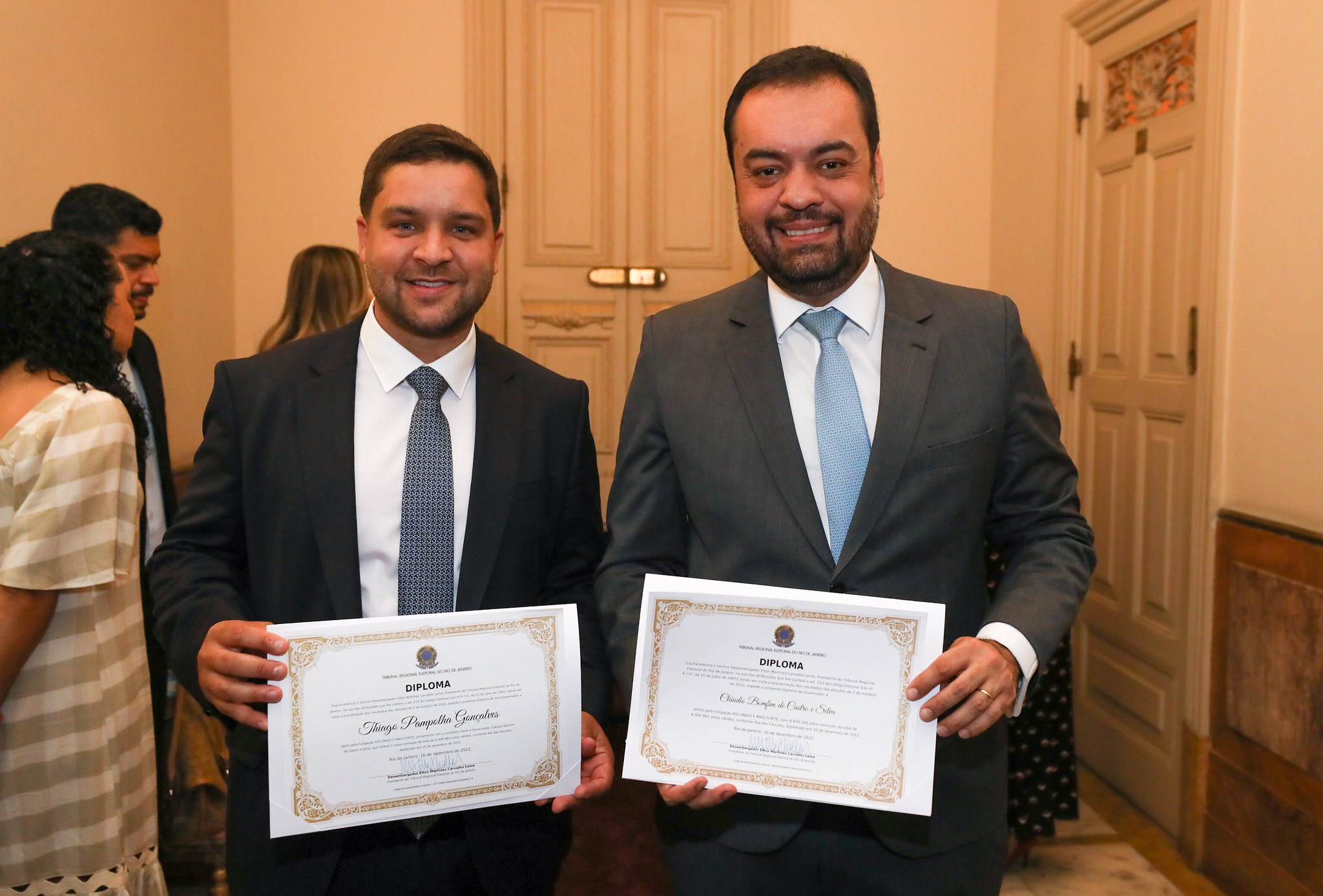 Foto: Banco de Imagens Cláudio Castro e Thiago Pampolha são diplomados pelo TRE-RJ
