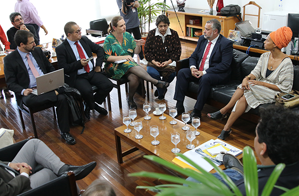 Entidades querem federalizar apuração de agressões contra jornalistas