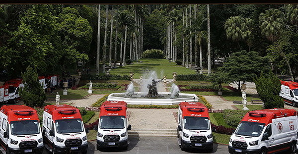 Governador Cláudio Castro entrega 60 novas ambulâncias para o serviço na capital