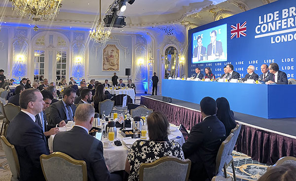 Cláudio Castro encerra missão a Londres participando do último dia da Conferência do Lide