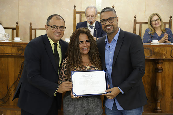 Câmara outorga moções para celebrar o Dia da Enfermagem