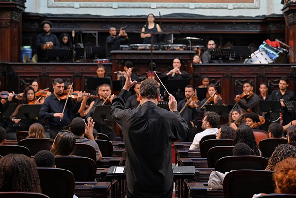 Evento reúne música, arquitetura e atrai grande público ao Palácio Tiradentes
