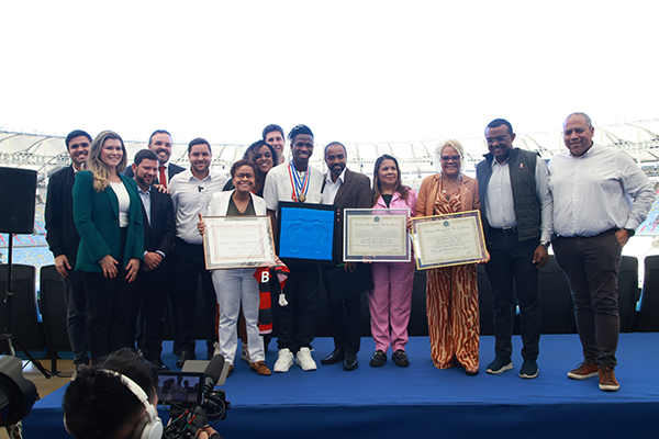 Combate ao racismo nos estádios e arenas esportivas do Estado do Rio ganha reforço com ‘Lei Vini Jr.’