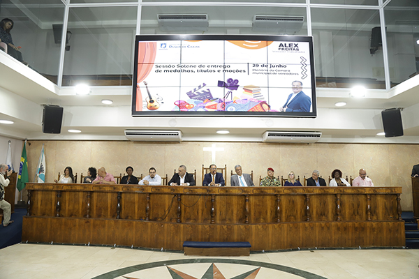 Representantes de diferentes setores são homenageados na Câmara de Duque de Caxias