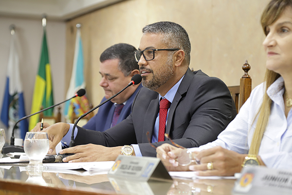 Vereadores aprovam indicação sugerindo reajuste salarial aos servidores públicos municipais