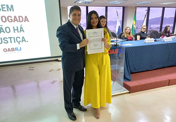 Colunista do jornal Capital toma posse em comissão da OAB-RJ