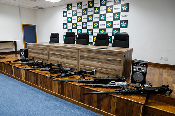 Polícia Civil recupera oito metralhadoras furtadas do Exército