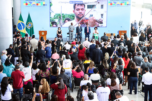 Governo prevê ações para garantir direitos de pessoas com deficiência