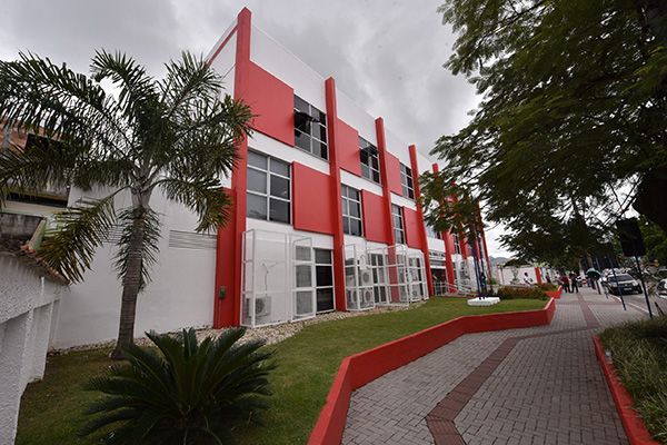 Professores de Maricá terão aumento de 15% no salário para 2024