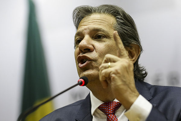 Haddad anuncia medidas de arrecadação com reoneração gradual da folha
