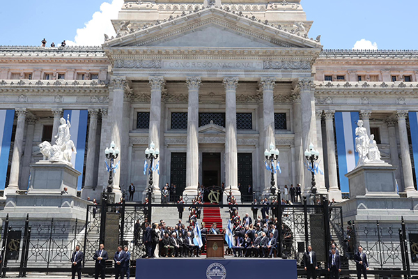 Milei diz que ajuste fiscal é única alternativa para a economia