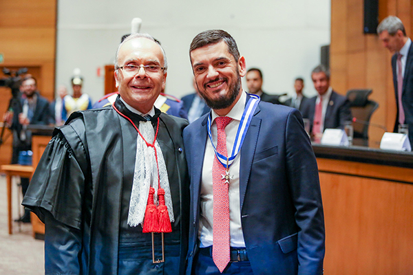 Foto: Banco de Imagens Presidente da Alerj e 2ª vice são homenageados com o Colar do Mérito Judiciário
