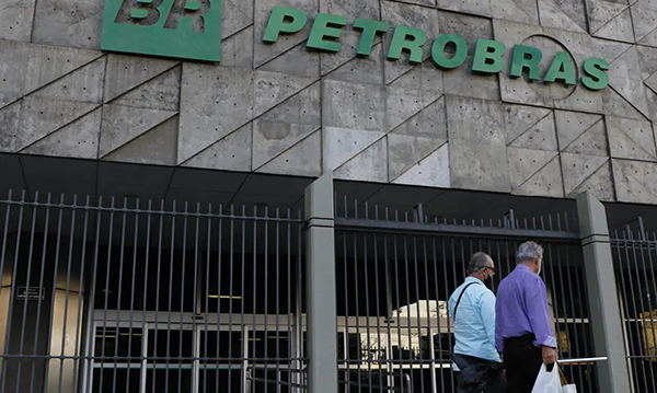 Foto: Banco de Imagens Estágio da Petrobras reserva vagas a negros e pessoas com deficiência