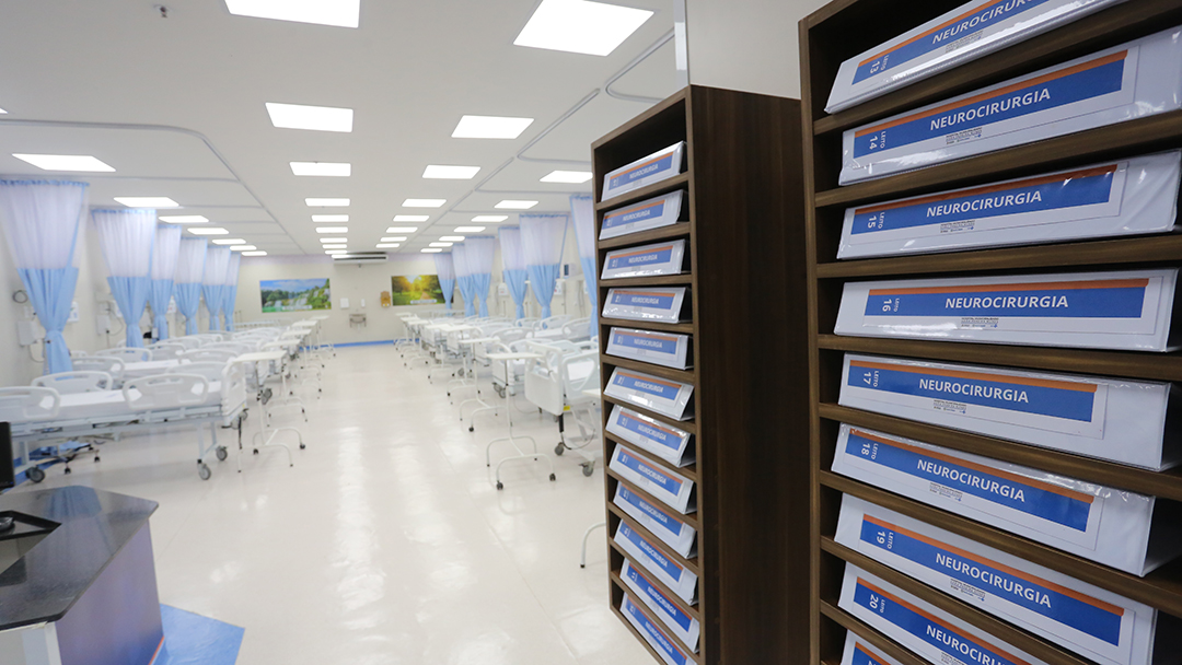 Cláudio Castro inaugura novos leitos em hospitais de Duque de Caxias