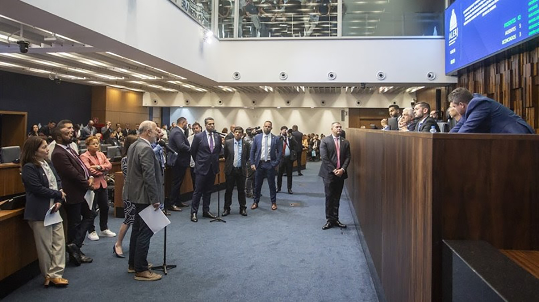 Alerj aprova projeto que prevê reclassificação em concursos com questões anuladas pela justiça