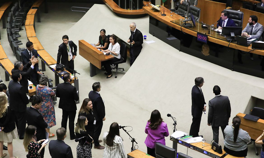 Foto: Banco de Imagens Lula sanciona com vetos lei que desonera 17 setores da economia