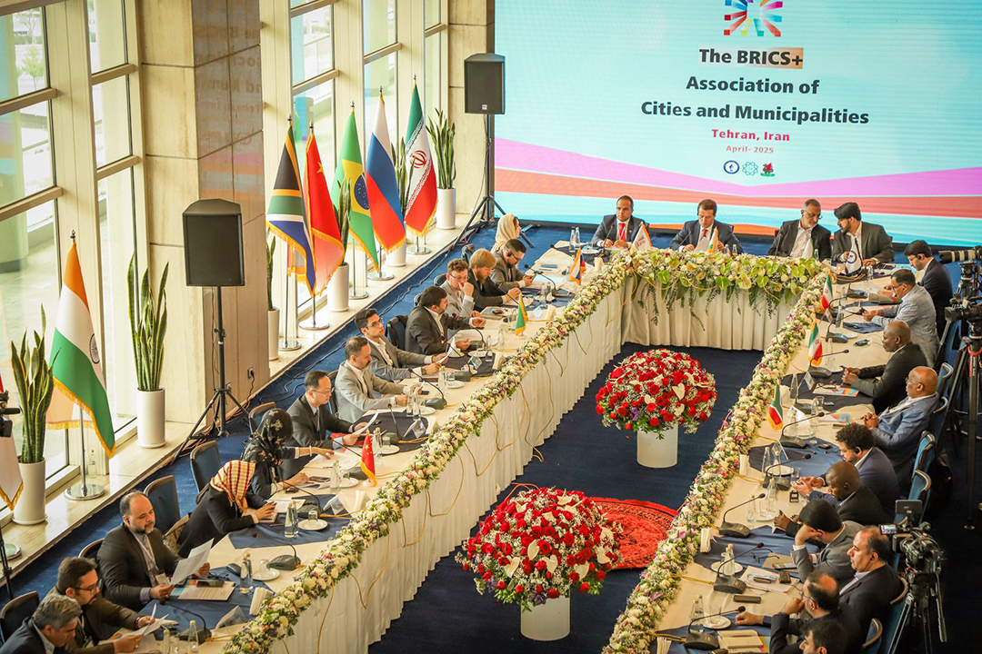 Maricá participa do BRICS+, no Irã, e destaca importância do protagonismo das cidades