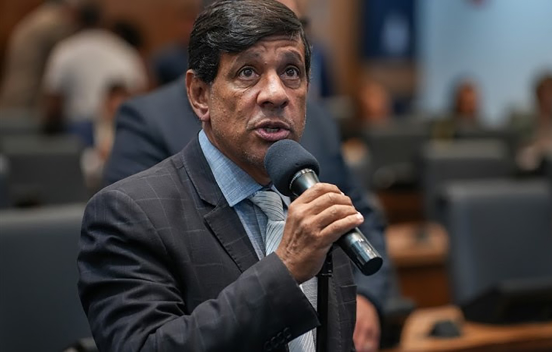 Foto: Alex Ramos e Thiago Lontra/Alerj Projeto regulamenta repasse de informações de operadoras de celular à polícia