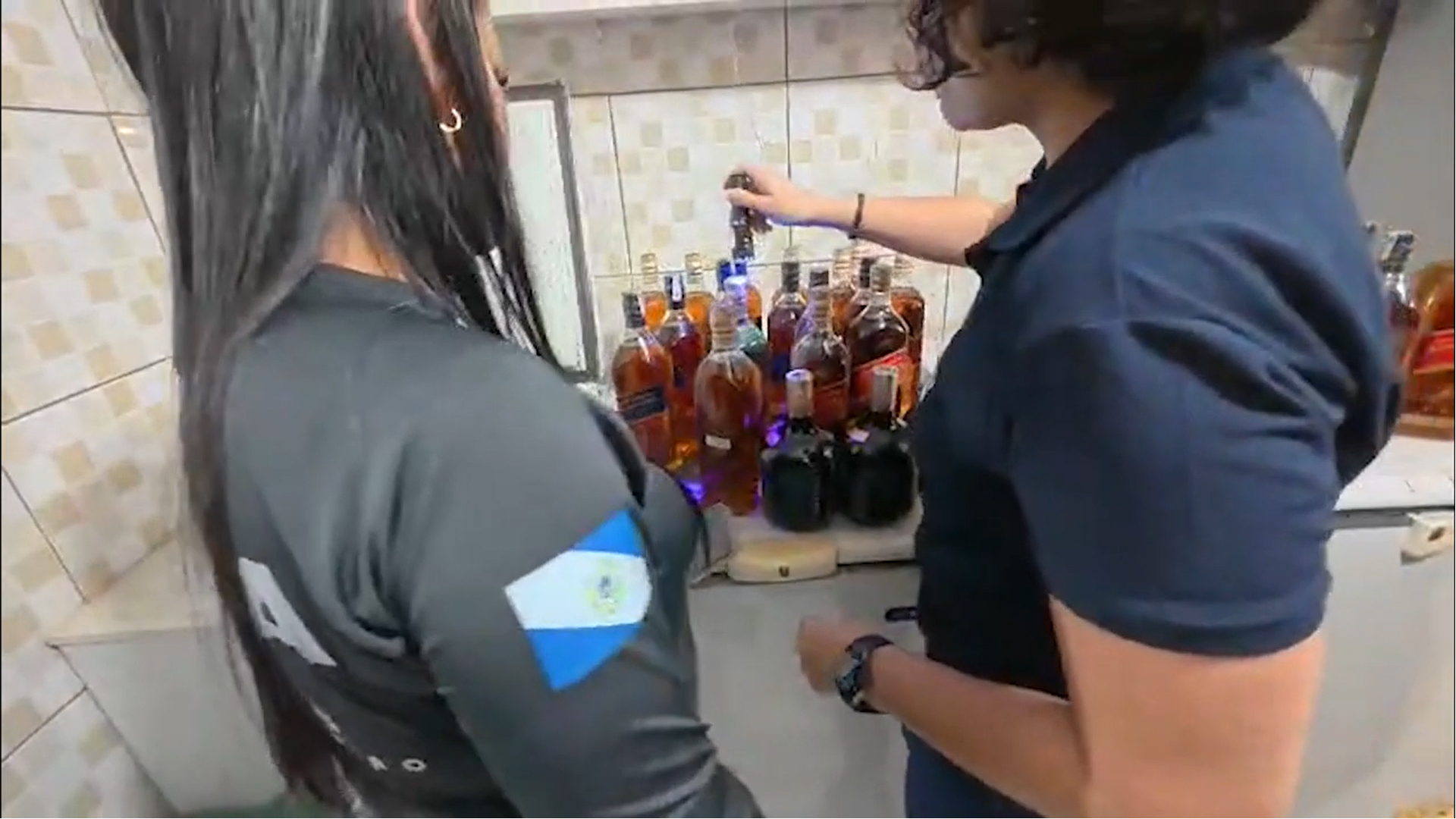 Foto: Reprodução Governo do Rio intensifica combate às bebidas adulteradas em operação da Polícia Civil
