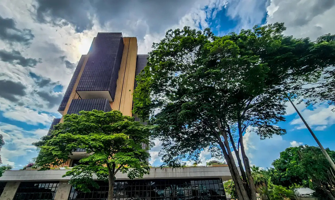 Foto: Rafa Neddemeyer/Agência Brasil Contas externas têm saldo negativo de US$ 9,8 bilhões em setembro