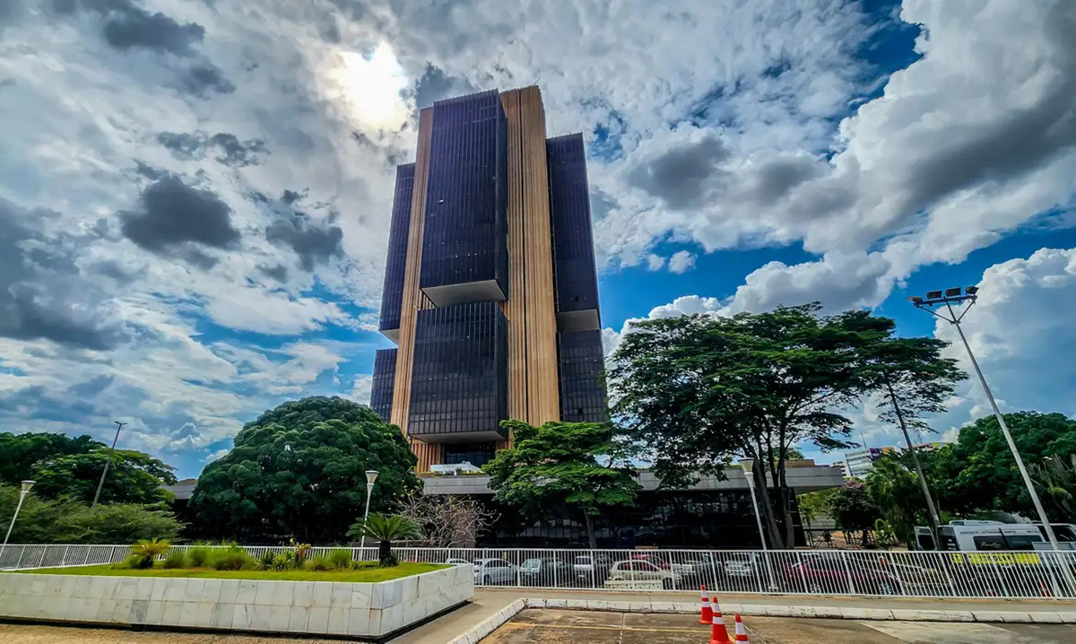Foto: Rafa Neddermeyer/Agência Brasil BC reduz juros básicos para 14,75% ao ano
