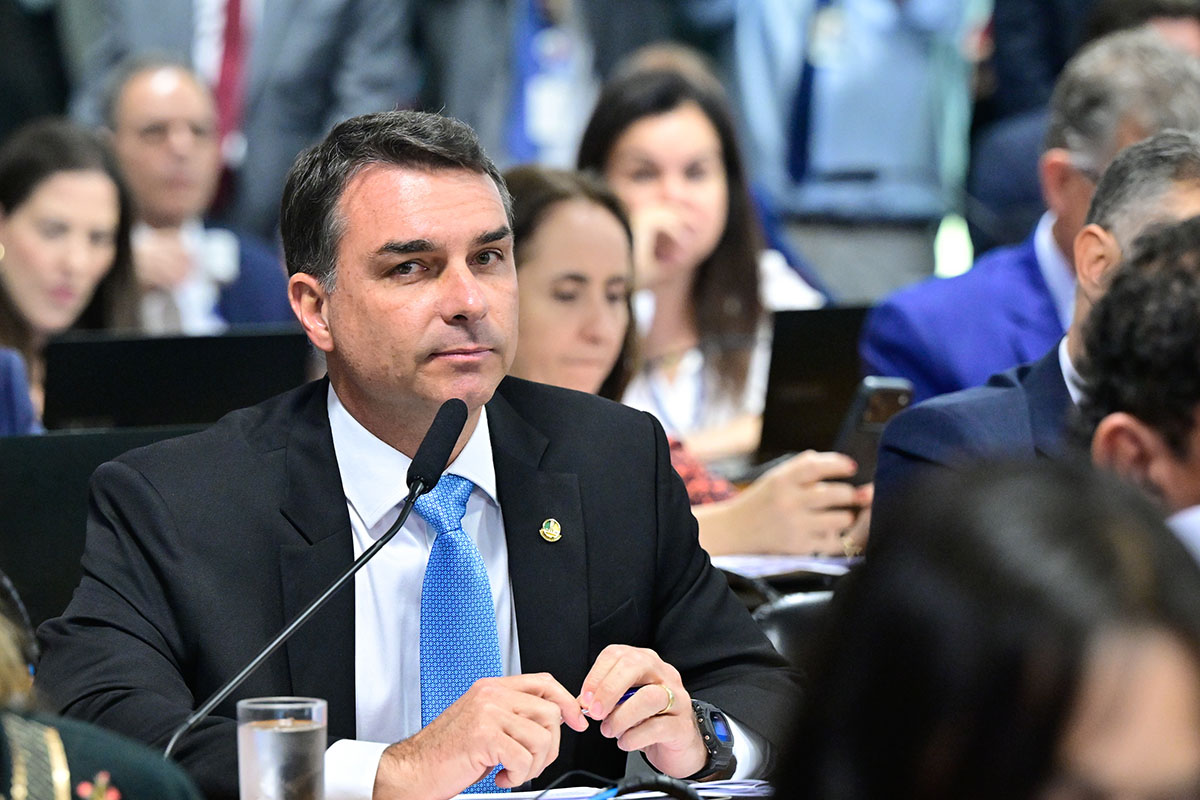 Foto: Geraldo Magela/Agência Senado Flávio Bolsonaro admite cobrança de R$ 134 milhões a Daniel Vorcaro, mas nega crime