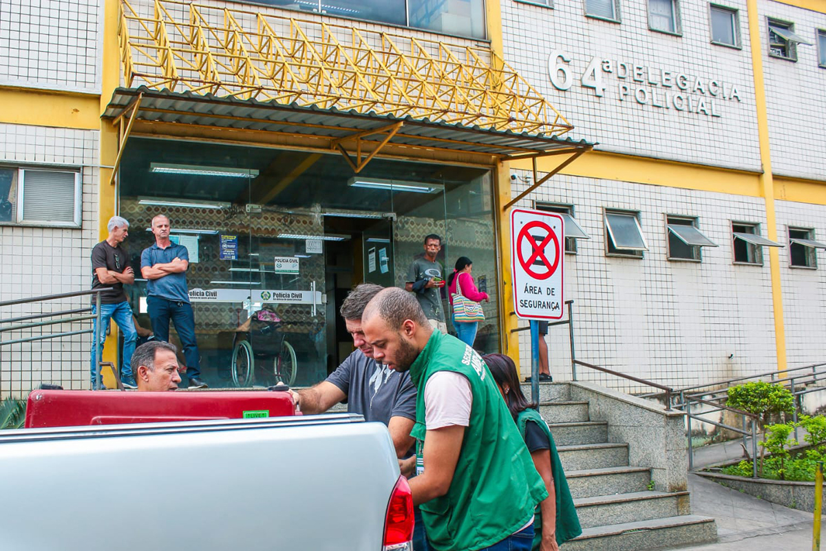 Foto: Divulgação/PMSJM Homem é preso em flagrante por agredir dois cães em São João de Meriti