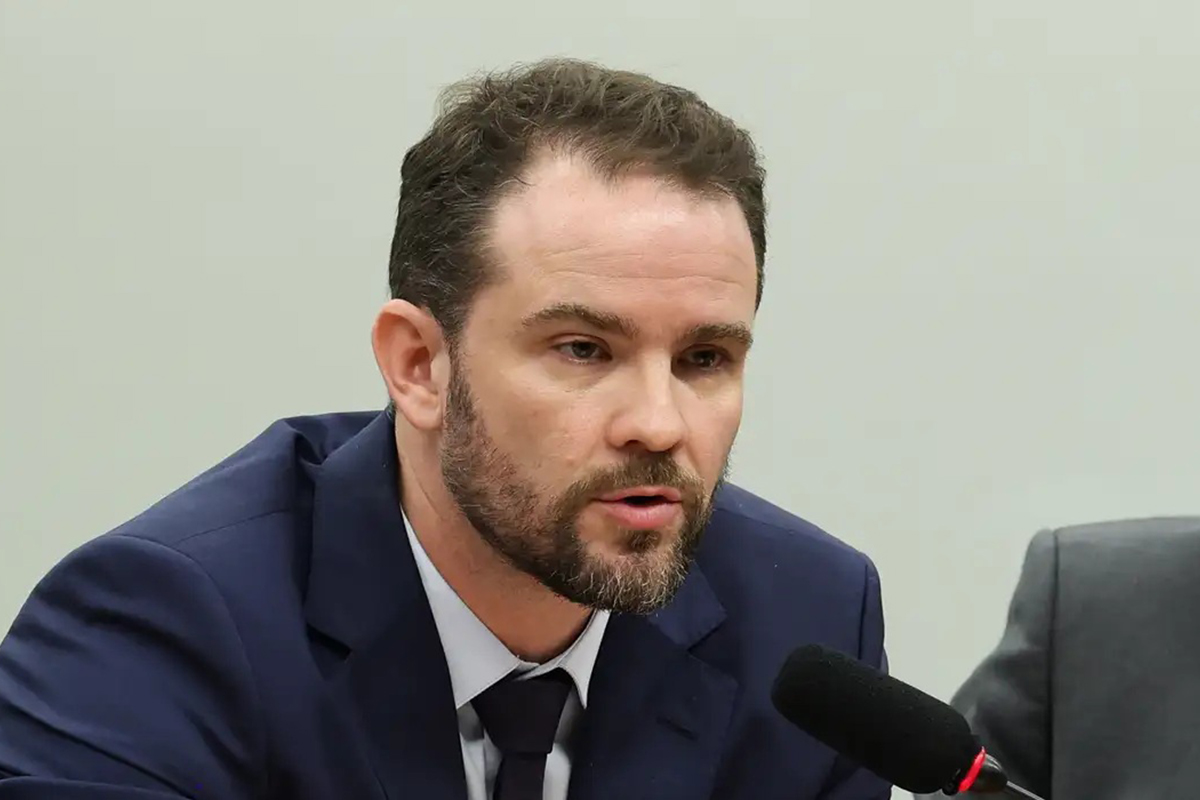 Foto: Lula Marques/Agência Brasil Governo buscará cumprir meta fiscal com diálogo, e diálogo com o mercado, afirma Dario Durigan